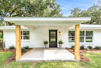 10283 Canal Circle, House other with 3 bedrooms, 2 bathrooms and null parking in Fairhope AL | Image 2