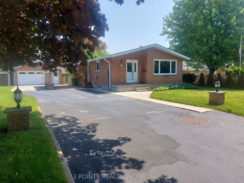 377 South St, Goderich, ON, N7A3M7 | Card Image