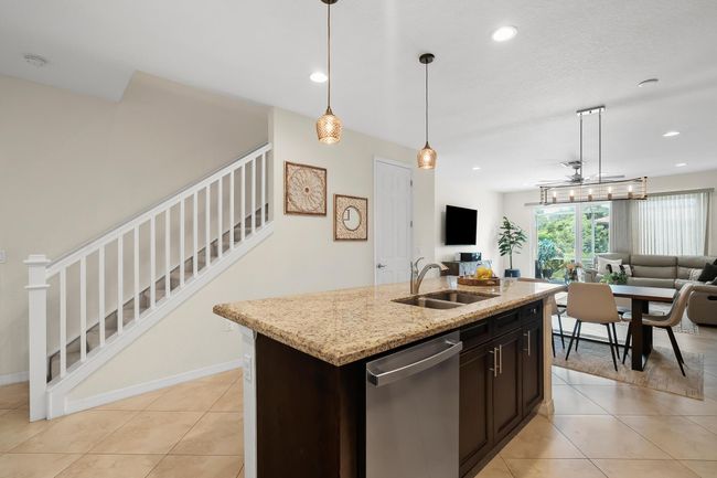 524 Sw Glen Crest Way, Condo with 3 bedrooms, 3 bathrooms and null parking in Stuart FL | Image 20