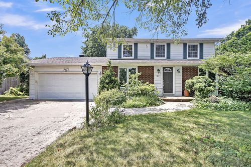 82 Queensline Dr, Nepean, ON, K2H7J5 | Card Image