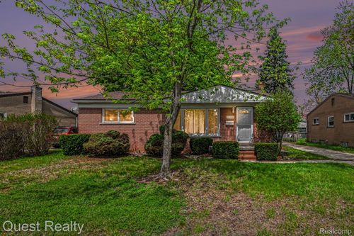 32304 Wisconsin St, Livonia, MI, 48150-3882 | Card Image