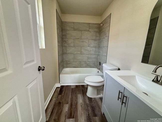 708 E 5 Th St, House other with 3 bedrooms, 2 bathrooms and null parking in Nixon TX | Image 16