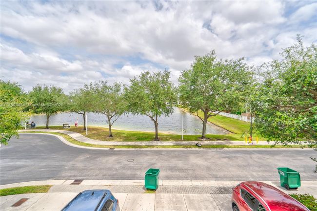 7514 Nw 108 Th Path, Townhouse with 3 bedrooms, 3 bathrooms and null parking in Doral FL | Image 21