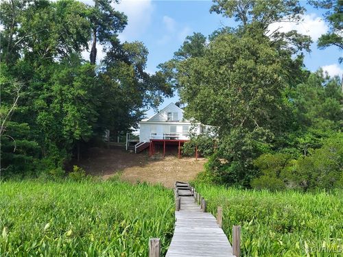 25122 Tidewater Trl, Tappahannock, VA, 22560-5113 | Card Image