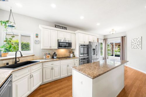 2779 Cherry Hills Dr, Discovery Bay, CA, 94505-1424 | Card Image