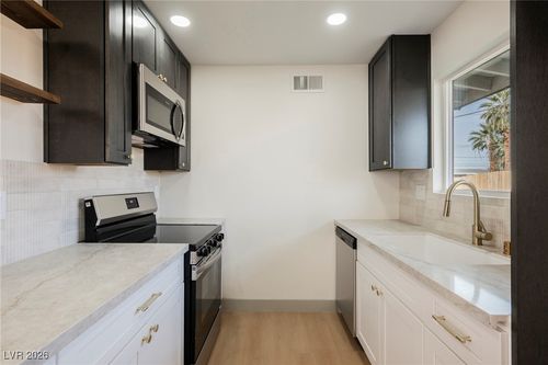 616 Bowman Ave, Las Vegas, NV, 89106-2633 | Card Image