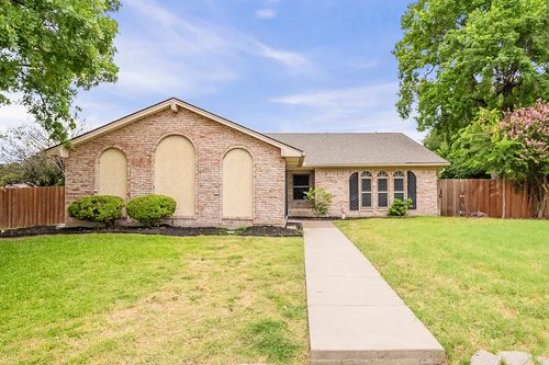 3313 Kirby Creek Dr, Grand Prairie, TX, 75052-6431 | Card Image