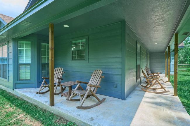 27548 Log Cabin Rd N, House other with 4 bedrooms, 2 bathrooms and 2 parking in Montgomery TX | Image 8