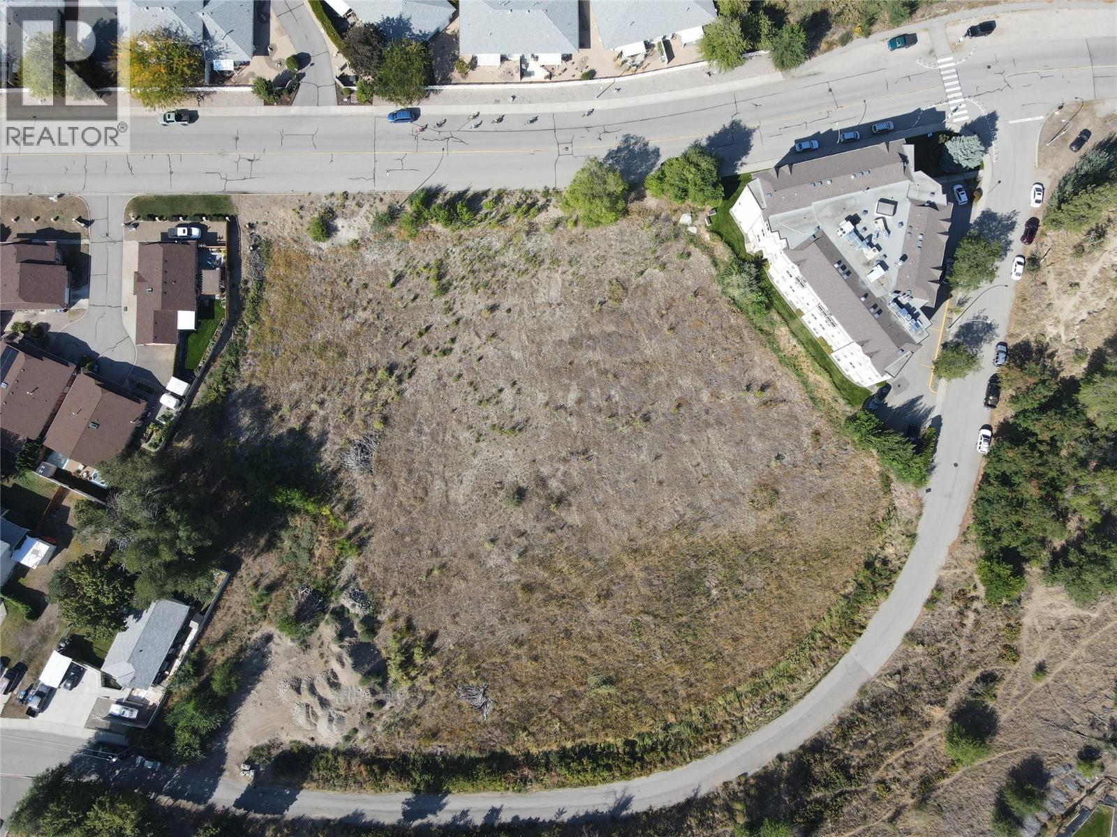 Land in Oliver 4