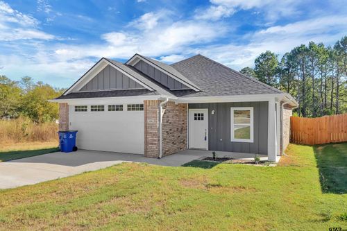 614 N Commerce, Overton, TX, 75684 | Card Image