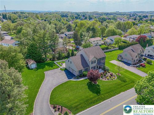 1050 Kressler Rd, ALLENTOWN, PA, 18103-6041 | Card Image