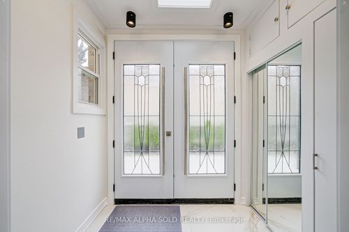 16 Arrowflight Dr, Markham, ON, L3P1S1 | Card Image