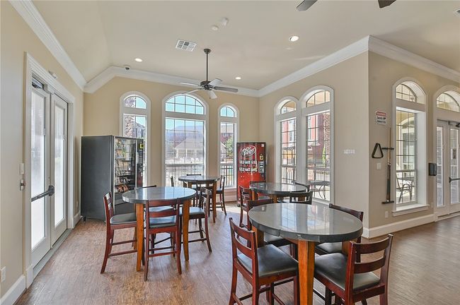 Study and lounging area | Image 23