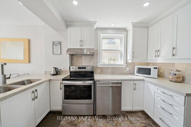 649 Masson St, House other with 3 bedrooms, 2 bathrooms and 3 parking in Oshawa ON | Image 12