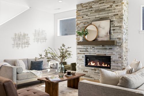 rouge-7649 W Whisper Ridge Dr, Meridian, ID, 83646-1754 | Card Image