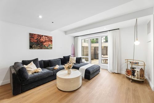 1v-214 N 11th Street, New York City, NY, 11211 | Card Image