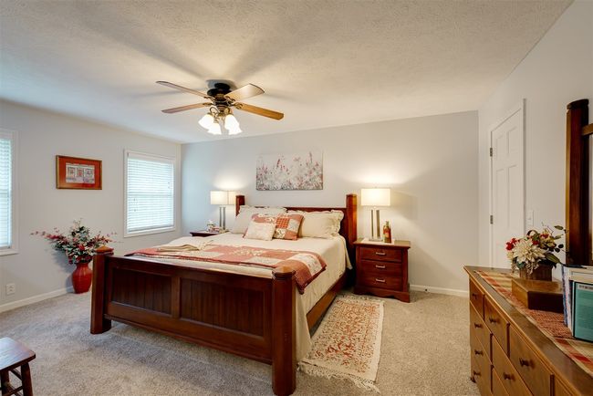 307 Blue Jay Dr, House other with 4 bedrooms, 4 bathrooms and 2 parking in Le Roy IL | Image 25