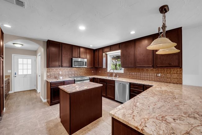 210 W Heron Dr, House other with 3 bedrooms, 2 bathrooms and null parking in Highland Haven TX | Image 10
