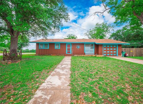 1207 Flag St, Llano, TX, 78643-2603 | Card Image