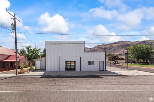 46 S Center St, Elsinore, UT, 84724-7737 | Card Image