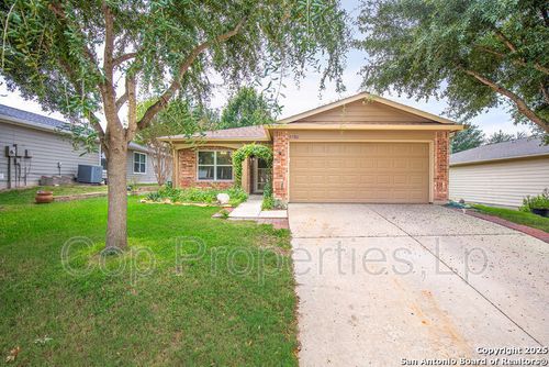 5132 Columbia Dr, Cibolo, TX, 78108-2271 | Card Image