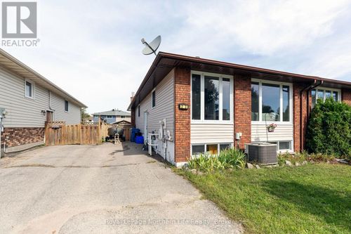 23 Harris Dr, North Bay, ON, P1A3Z1 | Card Image