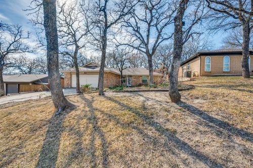 7021 Crabtree Ln, North Richland Hills, TX, 76182-3506 | Card Image