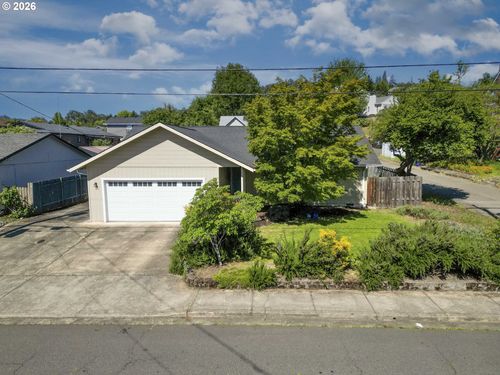 1528 Nw Grove St, Roseburg, OR, 97471 | Card Image