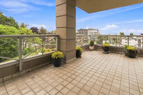 405-160 E 13th St, North Vancouver, BC, V7L2L5 | Card Image