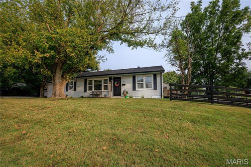 806 Cecile Dr, Jackson, MO, 63755-1121 | Card Image