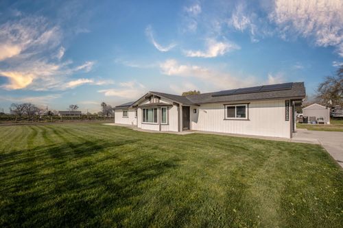 21096 E Weldon Ave, Sanger, CA, 93657-9108 | Card Image