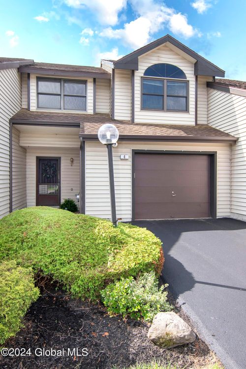 4 Surrey Hill Dr, Latham, NY, 12110-5438 | Card Image