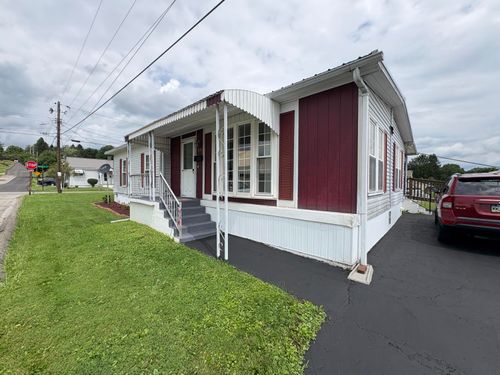 300 Logan St, Punxsutawney, PA, 15767-1420 | Card Image
