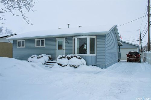 102 Osborne St, Melfort, SK, S0E1A0 | Card Image