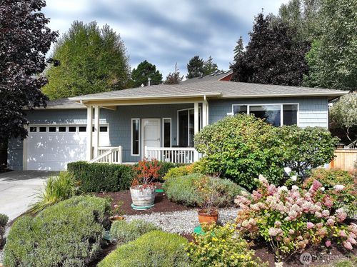 5674 Lenz Pl, Langley, WA, 98260-9717 | Card Image