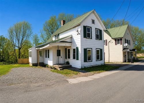 131 Scio St, Watertown, NY, 13601-2450 | Card Image