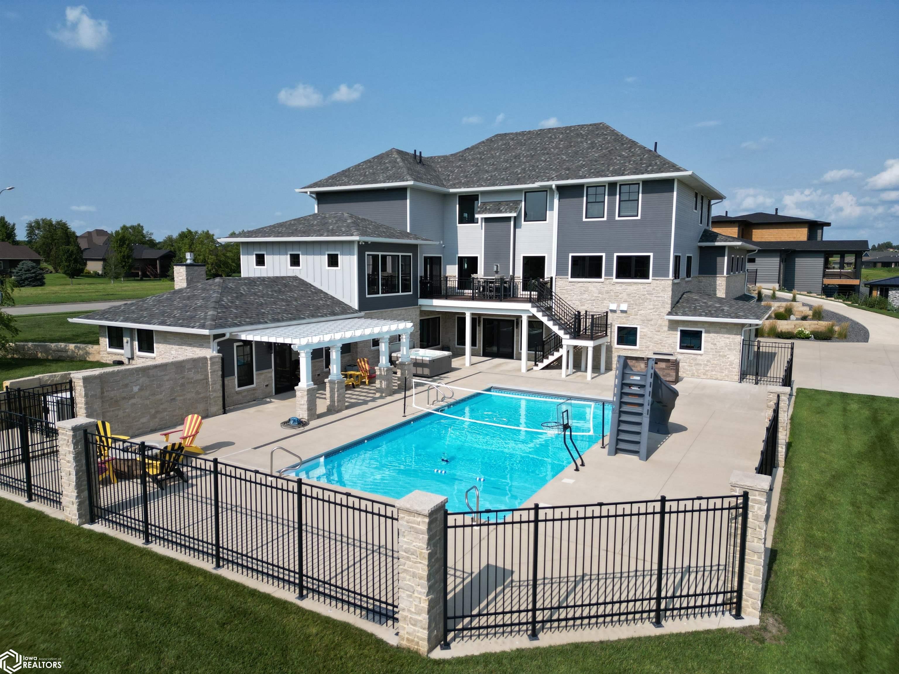 Deer Creek Ln, Carroll, IA 51401