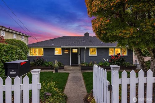 1015 1st St, Kirkland, WA, 98033-5416 | Card Image
