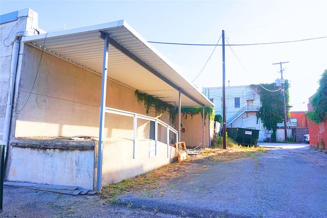 Covered loading dock and alley access | Image 8