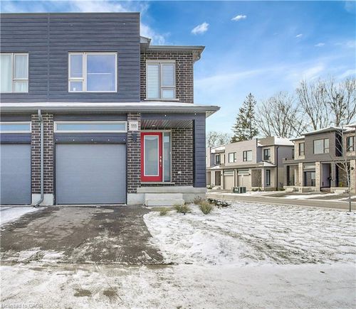 111 Pony Way, Kitchener, ON, N2R0R8 | Card Image