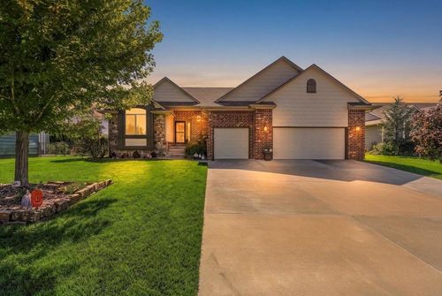 813 W Ledgestone St, Andover, KS, 67002 | Card Image