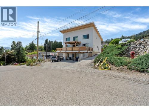 6074 Jackson Cres, Peachland, BC, V0H1X4 | Card Image