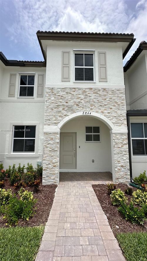 2844 Se 26th Ter, HOMESTEAD, FL, 33035 | Card Image