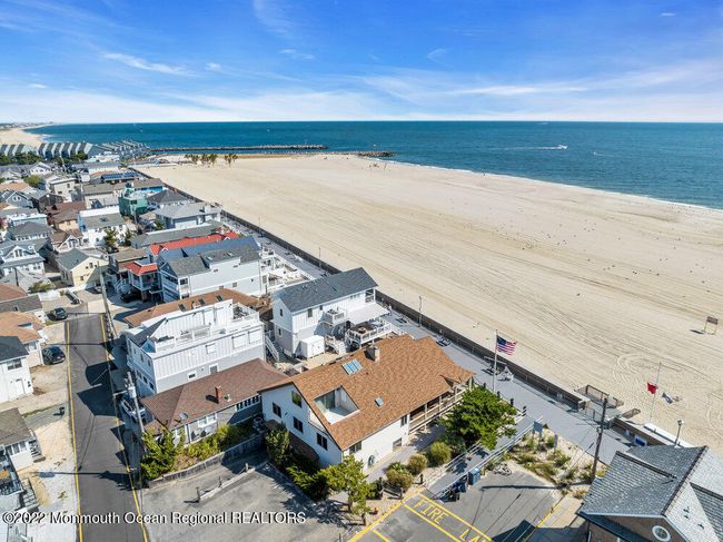 175 Boardwalk, House other with 8 bedrooms, 4 bathrooms and null parking in Point Pleasant Beach NJ | Image 4