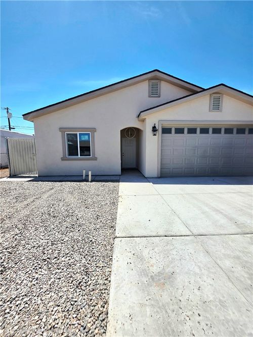 520 Harbor Dr, Bullhead City, AZ, 86442-5465 | Card Image