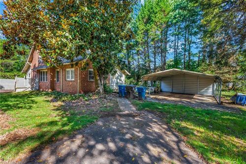 404 N State St, Yadkinville, NC, 27055-5250 | Card Image