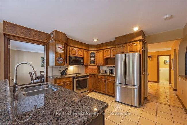 862 Old Colony Rd, House other with 4 bedrooms, 4 bathrooms and 6 parking in Kingston ON | Image 10