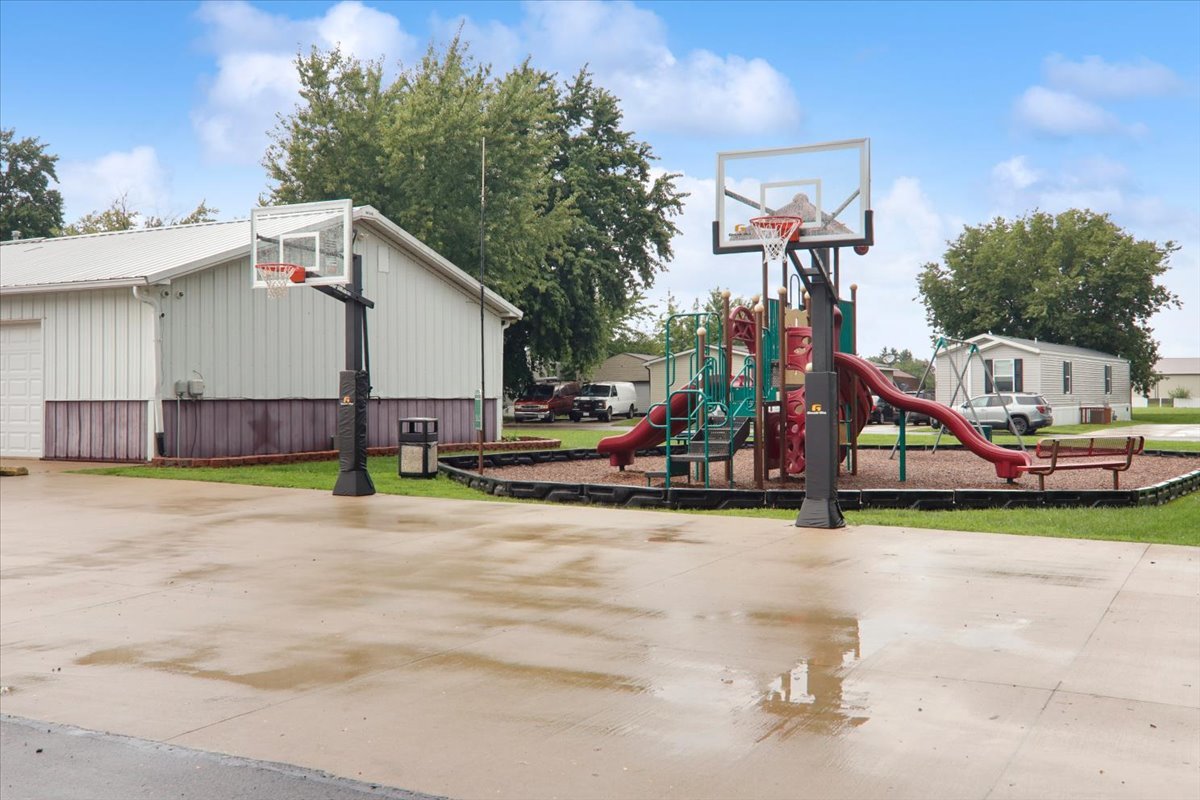 Manufactured In Park in Bloomington 4