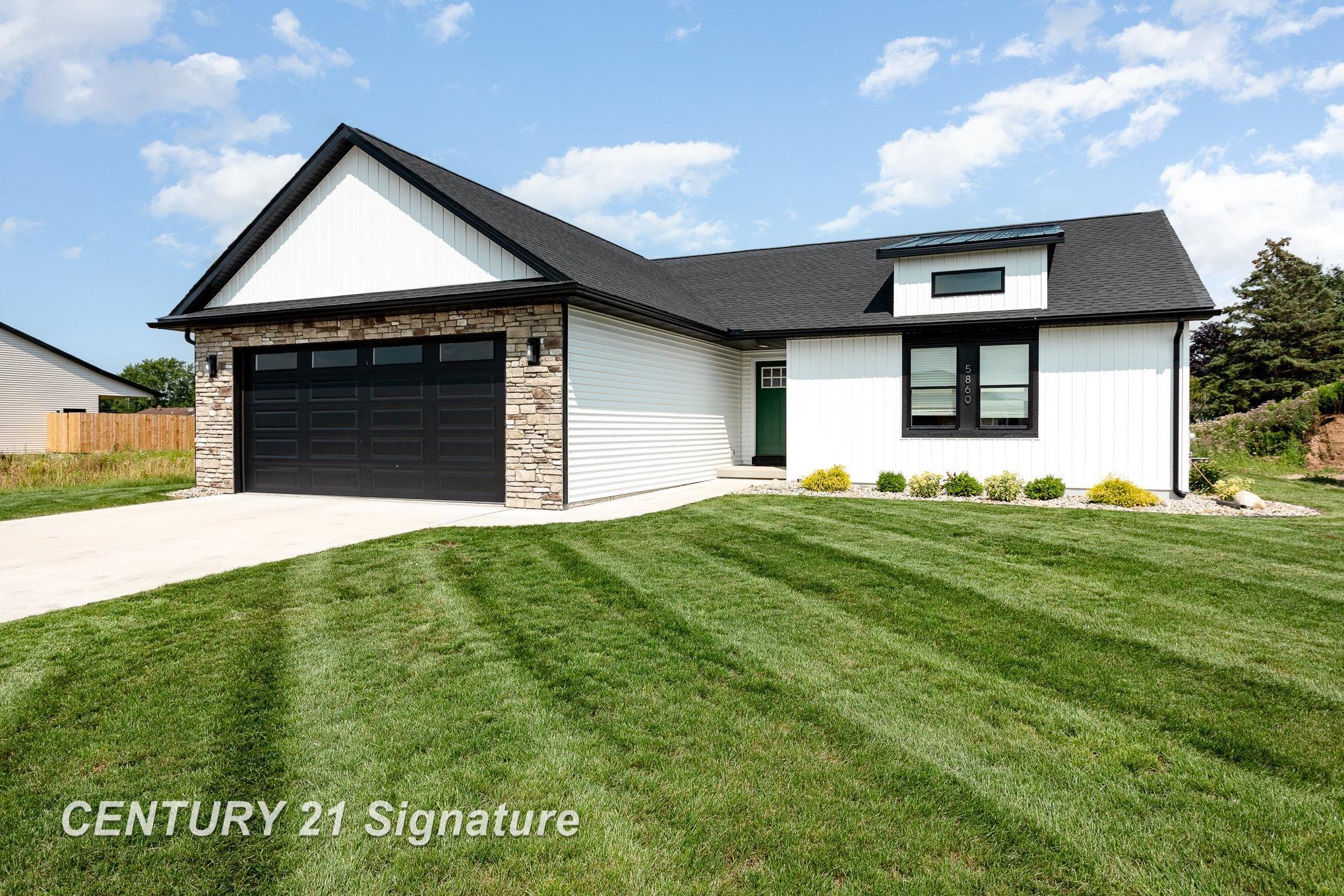 Diamond Meadows Ln, Freeland, MI 48623