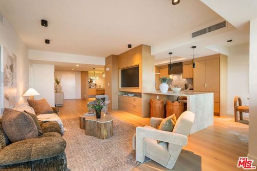 604-13600 Marina Pointe Dr, Marina del Rey, CA, 90292-9249 | Card Image